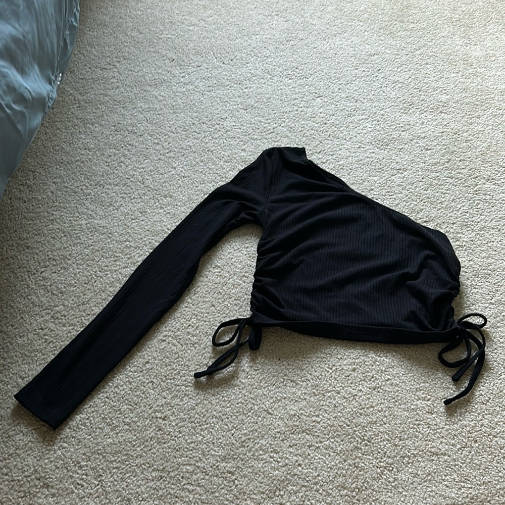 New black one shoulder reversible and adjustable shirt